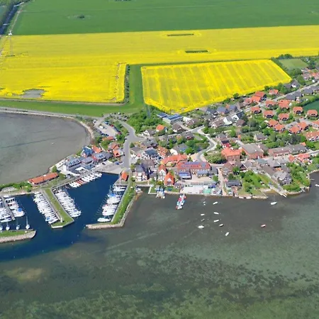 Ort Lemkenhafen Westwind Fehmarn